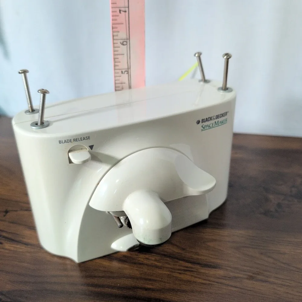 BLACK+DECKER Spacemaker Under-Counter Can Opener EC85 White Hardware Tested